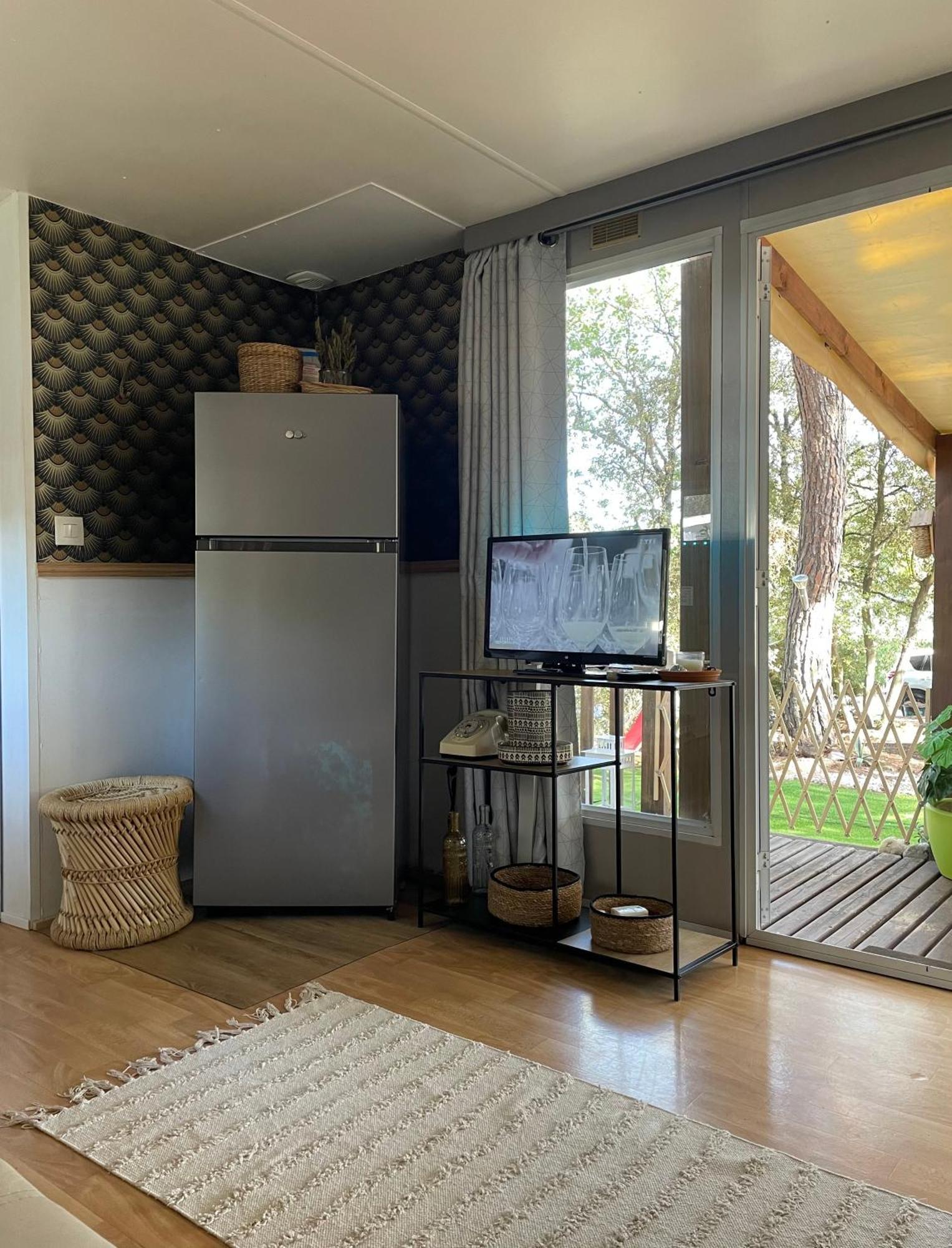 Camping Oasis Village Puget-sur Argens Extérieur photo